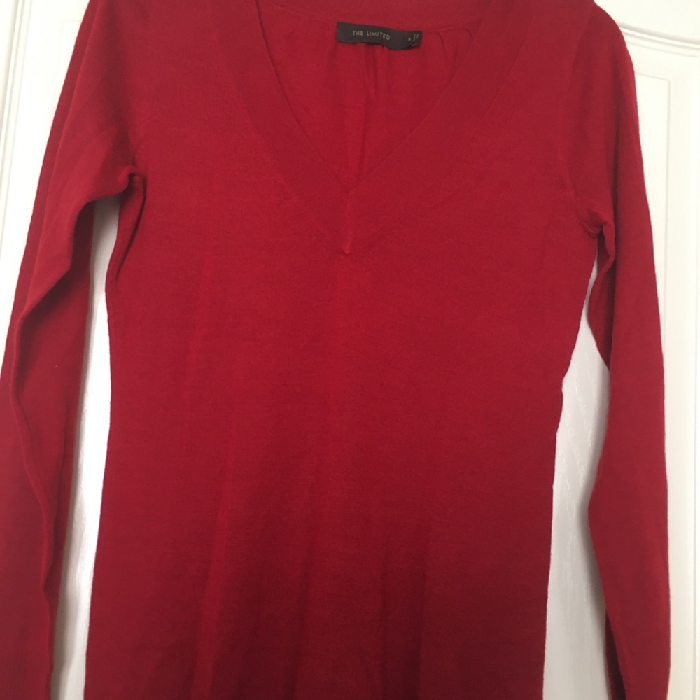 🌸THE LIMITED red v-neck “sweater” long sleeve🌸 - Picture 2 of 4